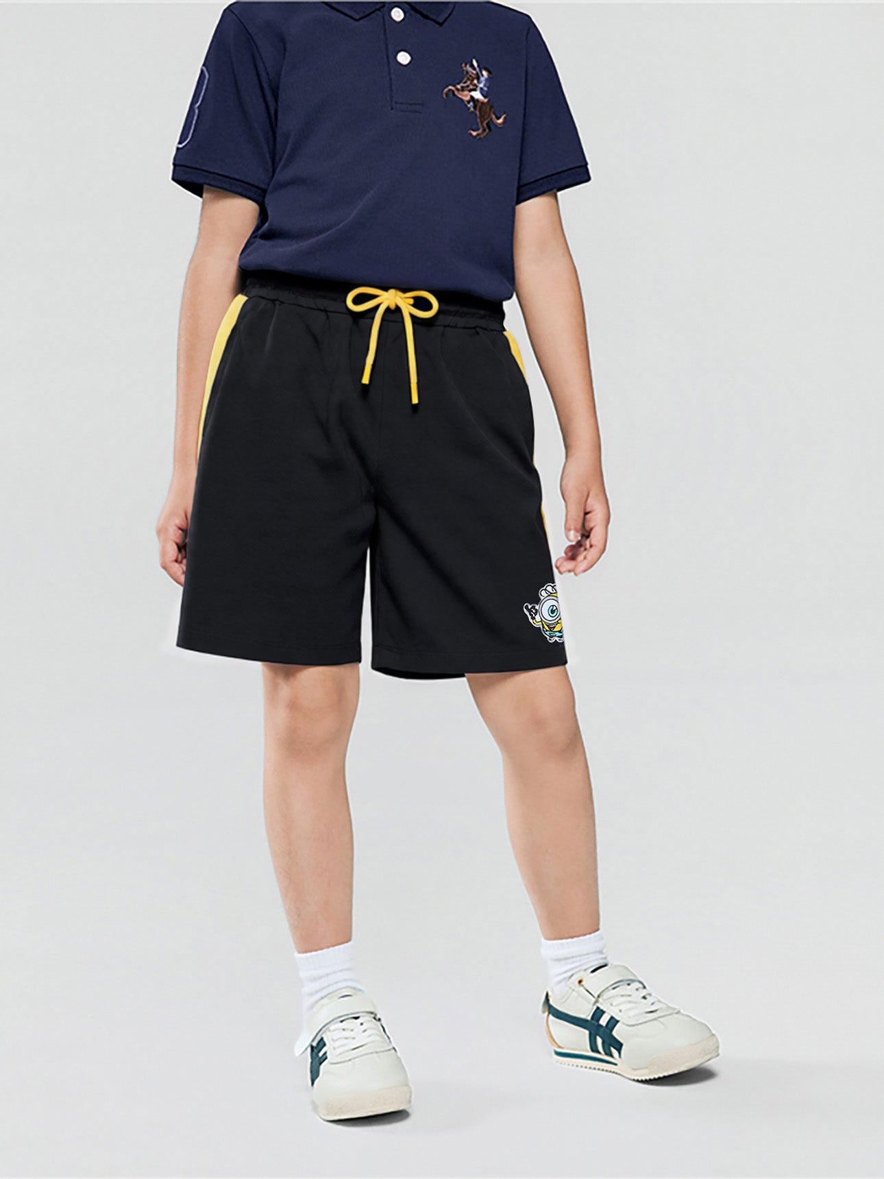 SG_03106228001_RW09_3_1_3_1290_1720.jpg;color:Signature Black