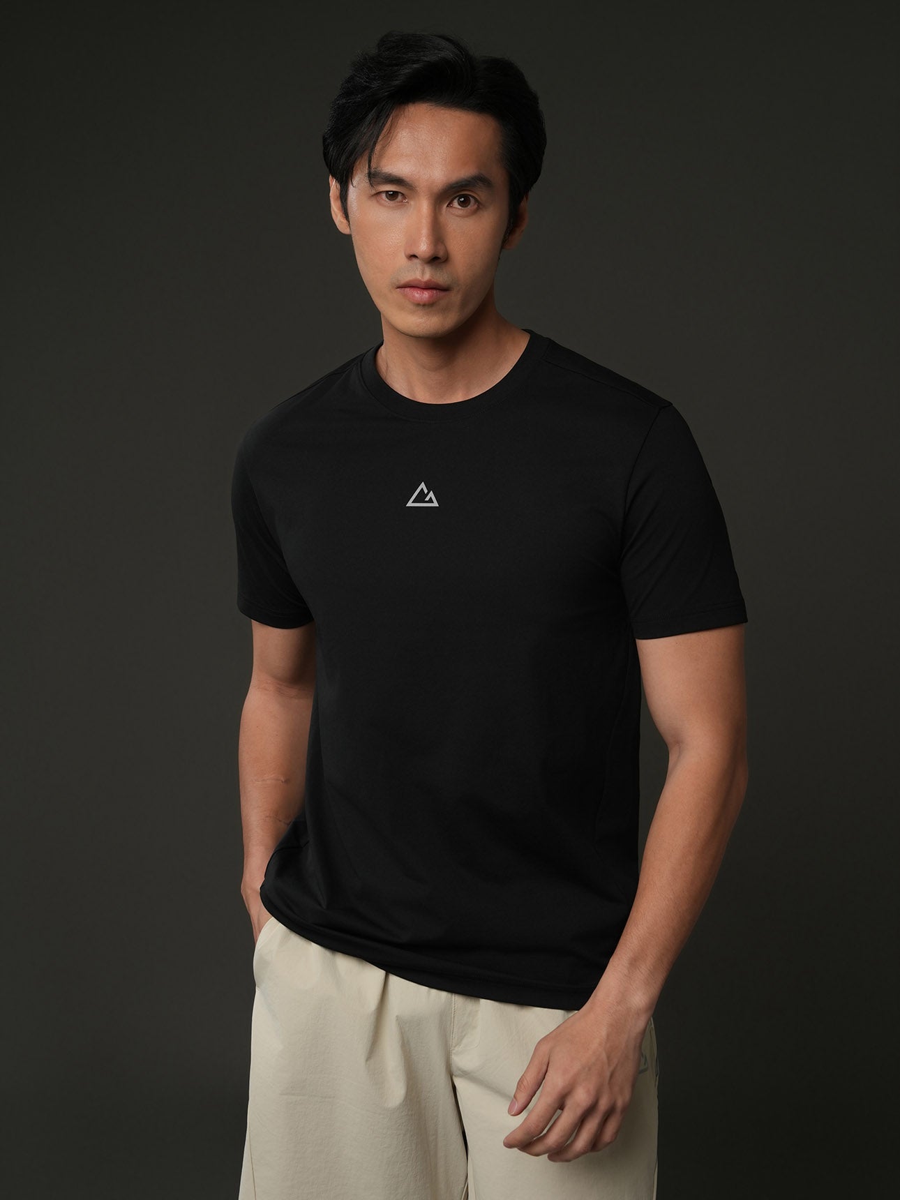 SG_01026227002_RW09_3_1_3_1290_1720.jpg;color:Signature Black