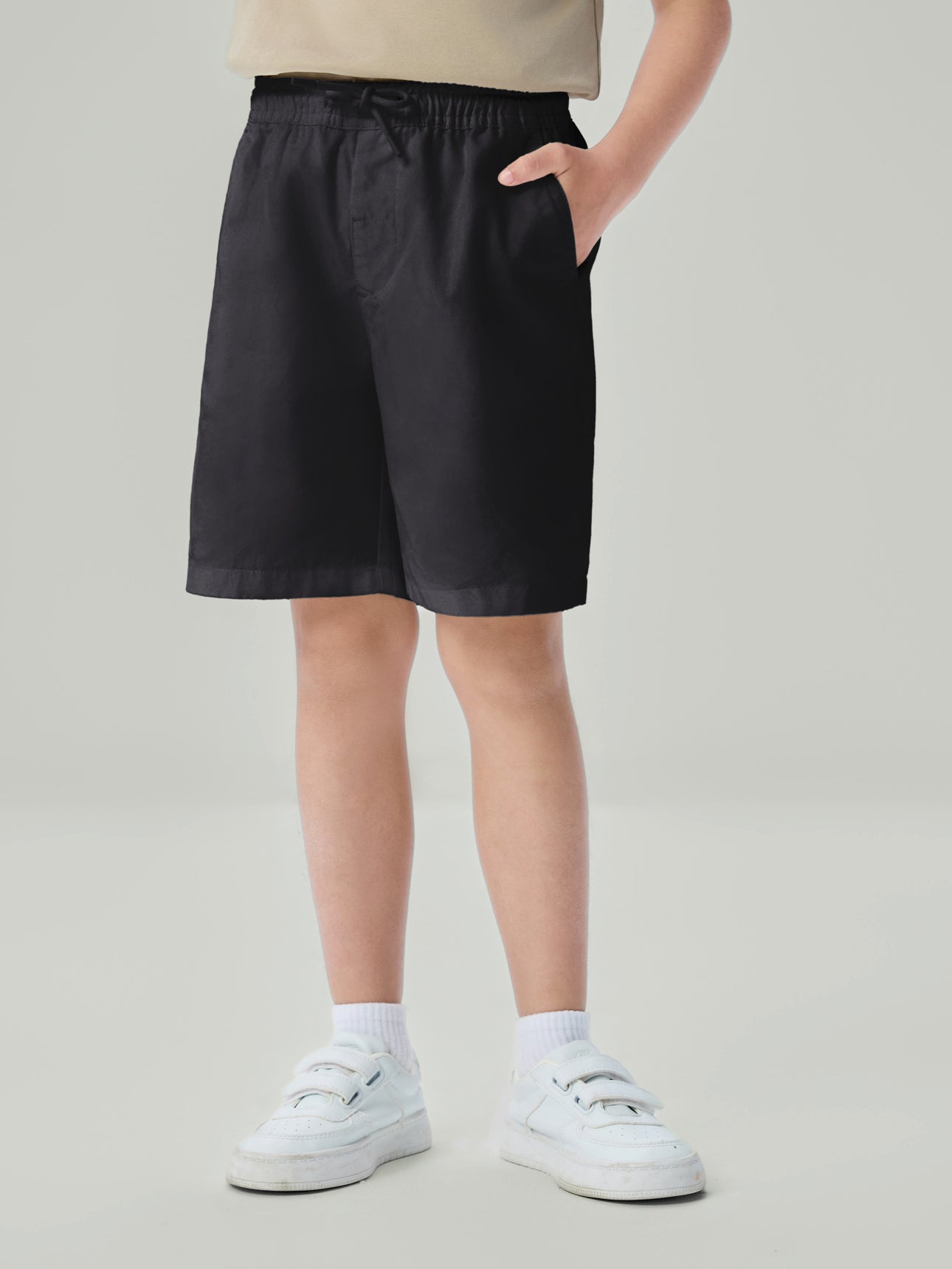 SG_03106240001_RW09_3_1_3_1290_1720.jpg;color:Signature Black