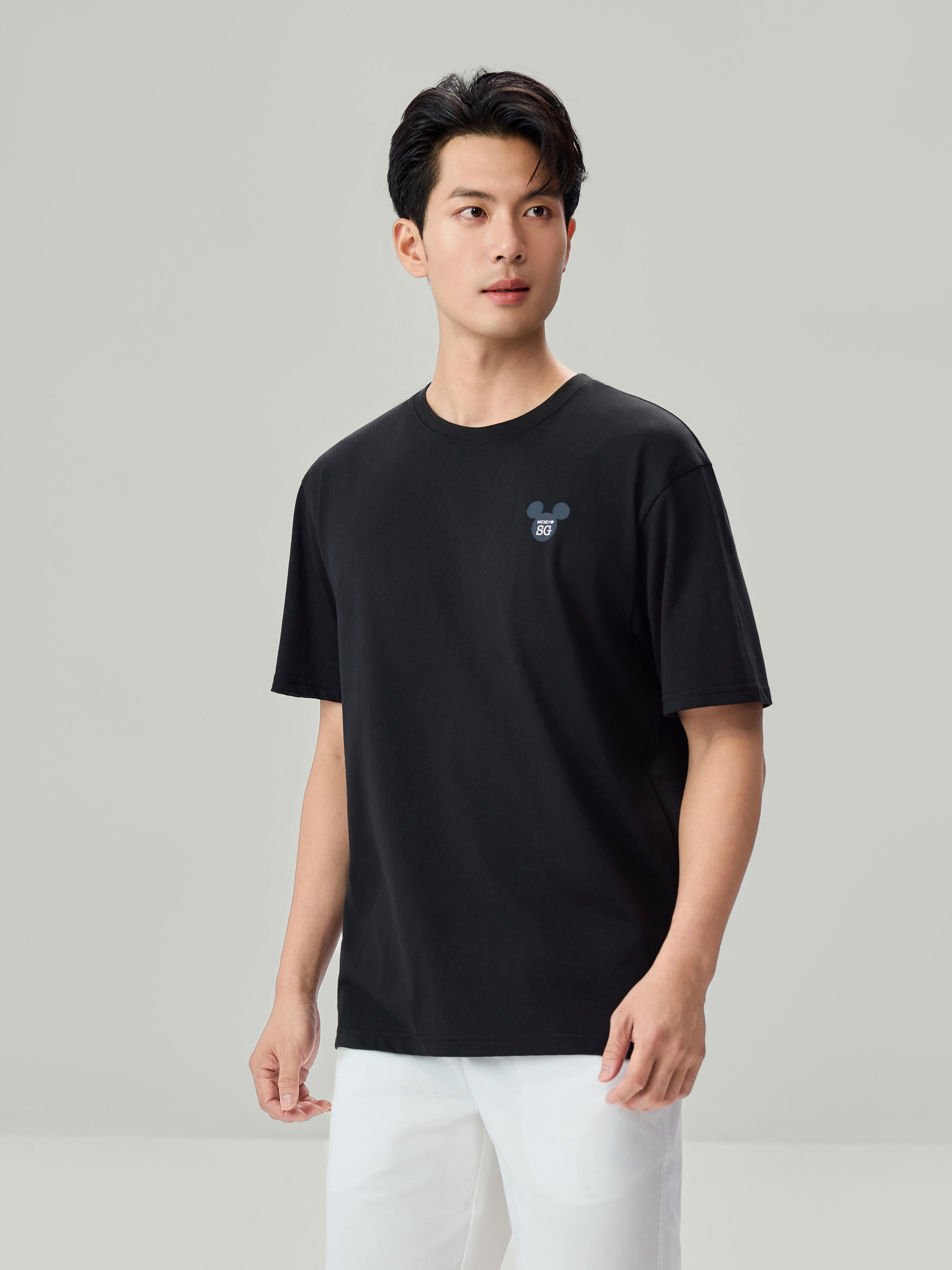 SG_01096034001_RW09_3_1_4_1290_1720.jpg;color:Signature Black