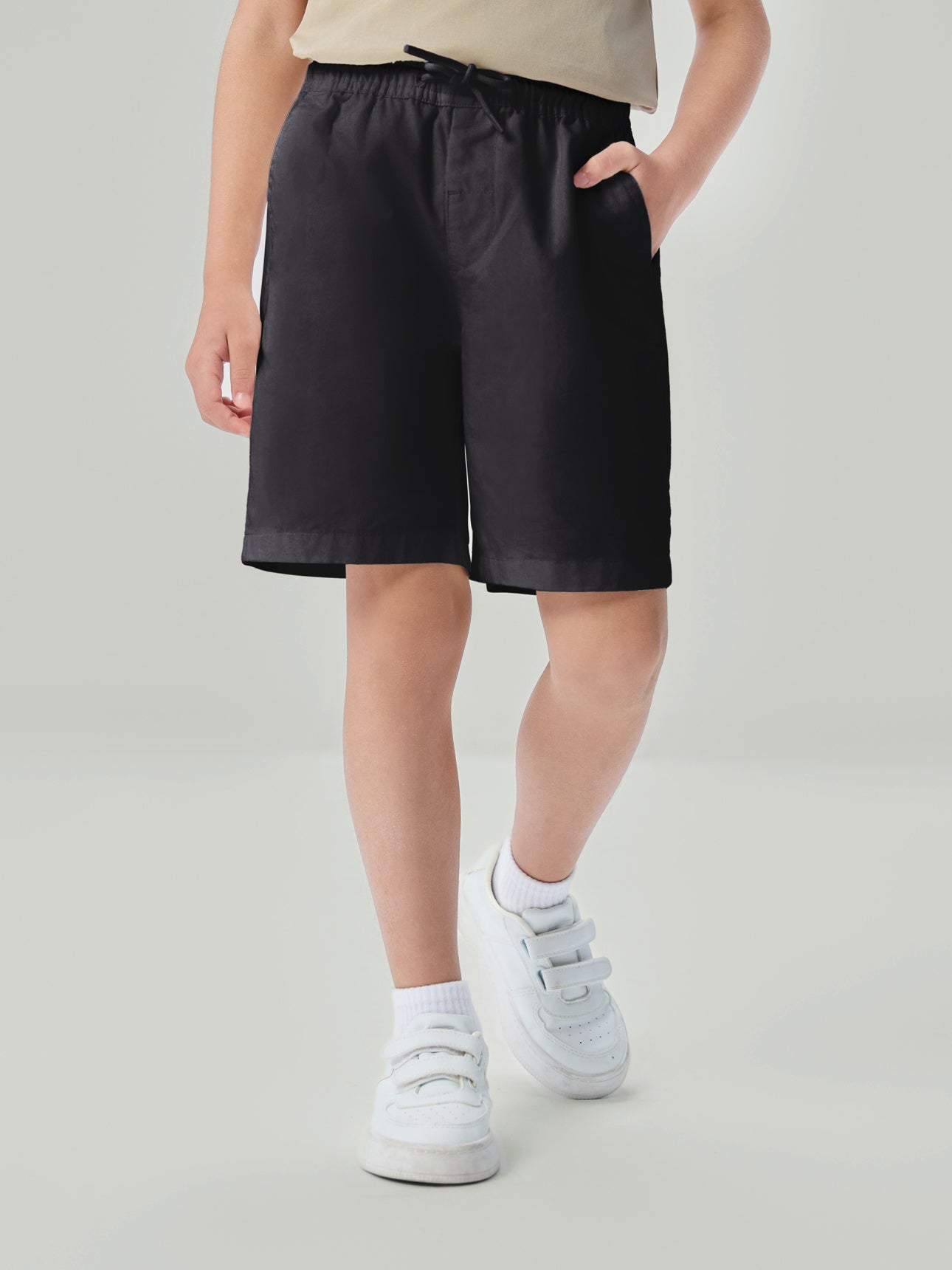 SG_03106240001_RW09_3_1_4_1290_1720.jpg;color:Signature Black