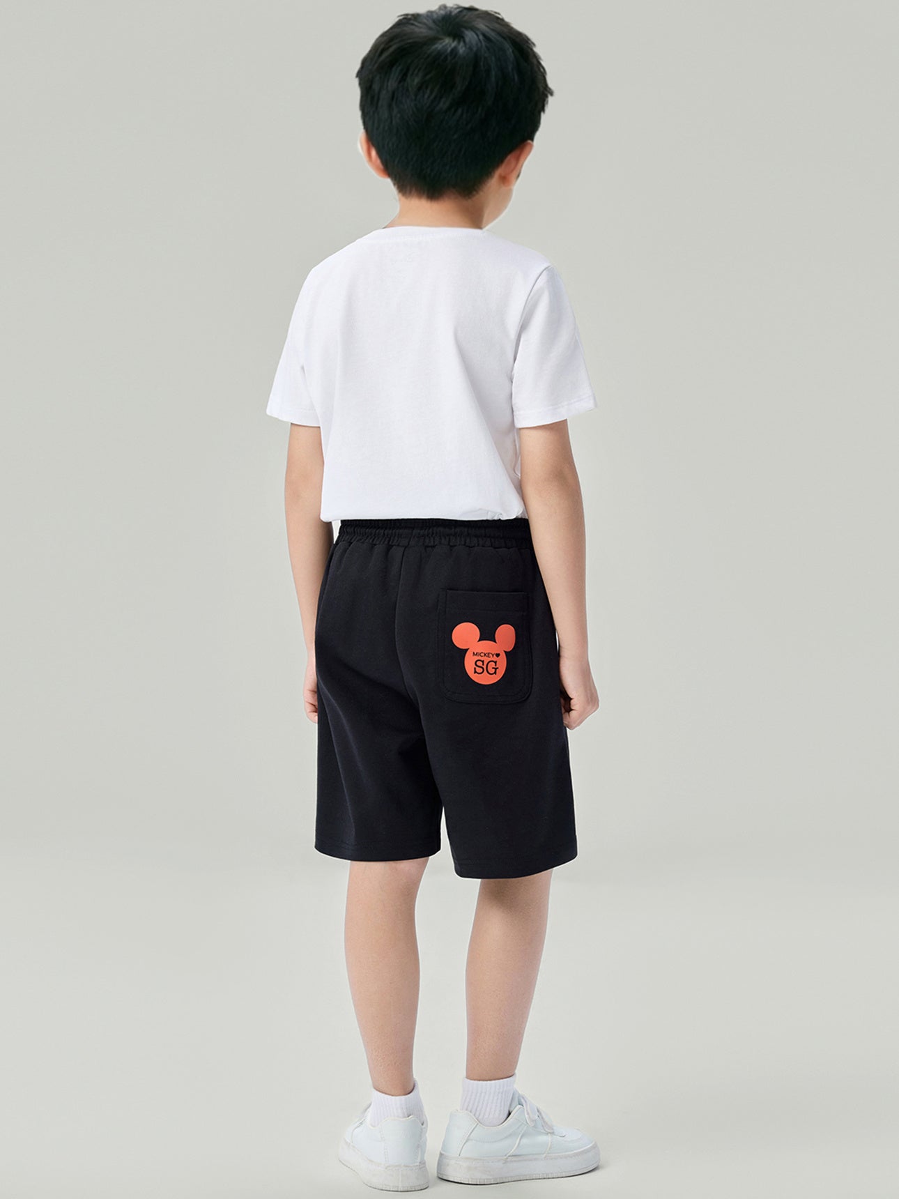 SG_03106302001_RW09_3_1_4_1290_1720.jpg;color:Signature Black