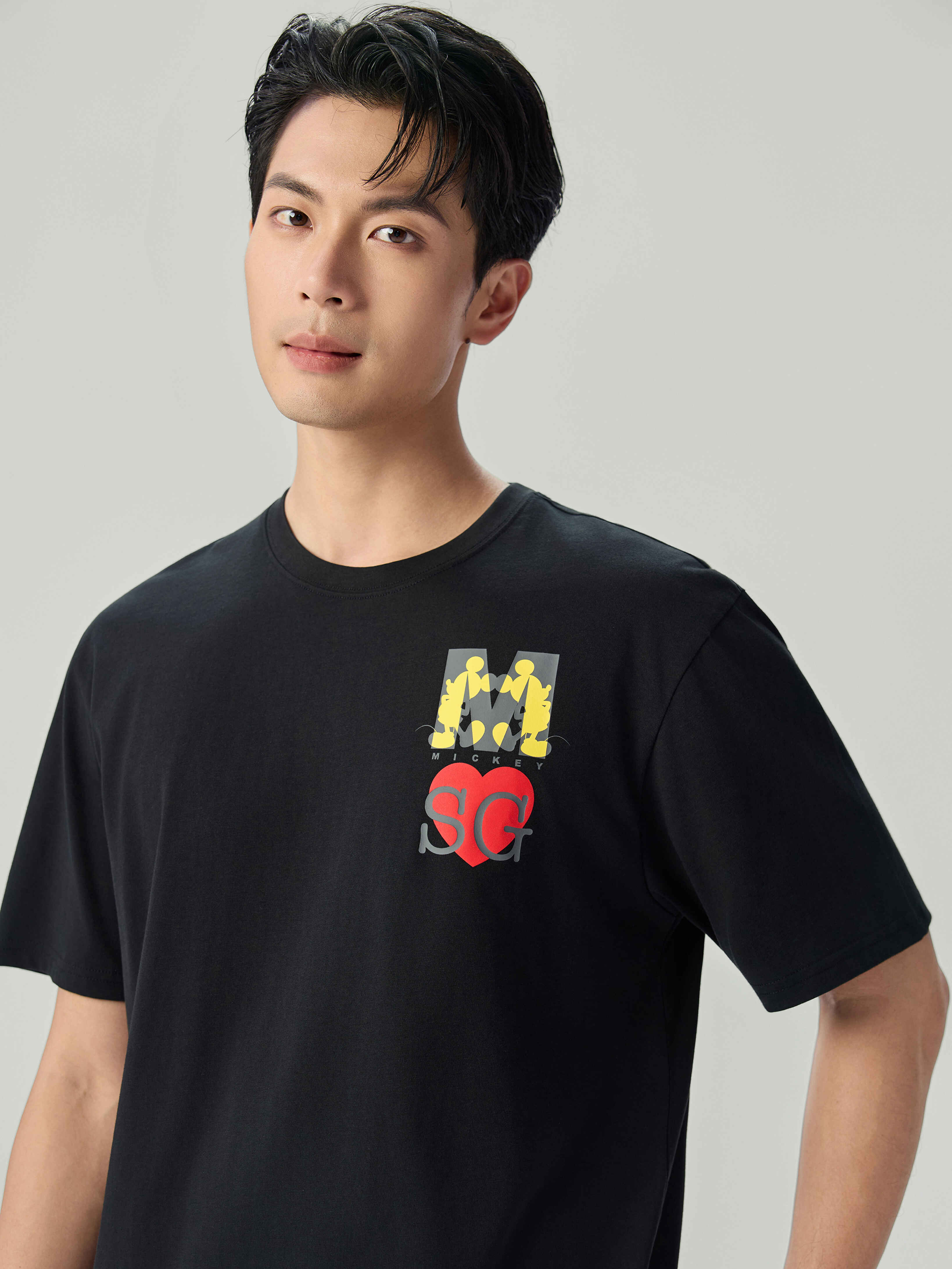 SG_01096033001_RW09_3_1_5_1290_1720.jpg;color:Signature Black