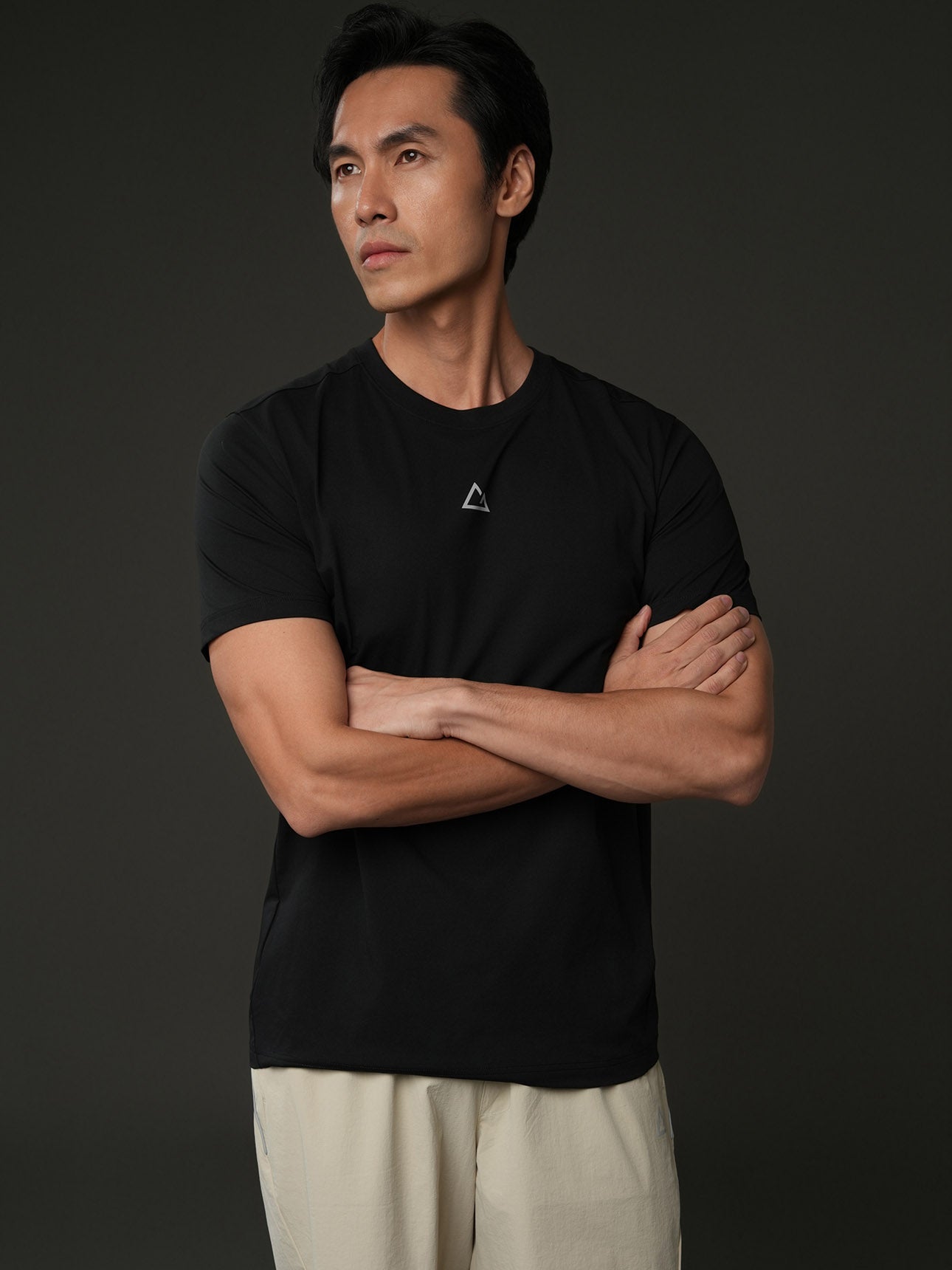 SG_01026227002_RW09_3_1_5_1290_1720.jpg;color:Signature Black