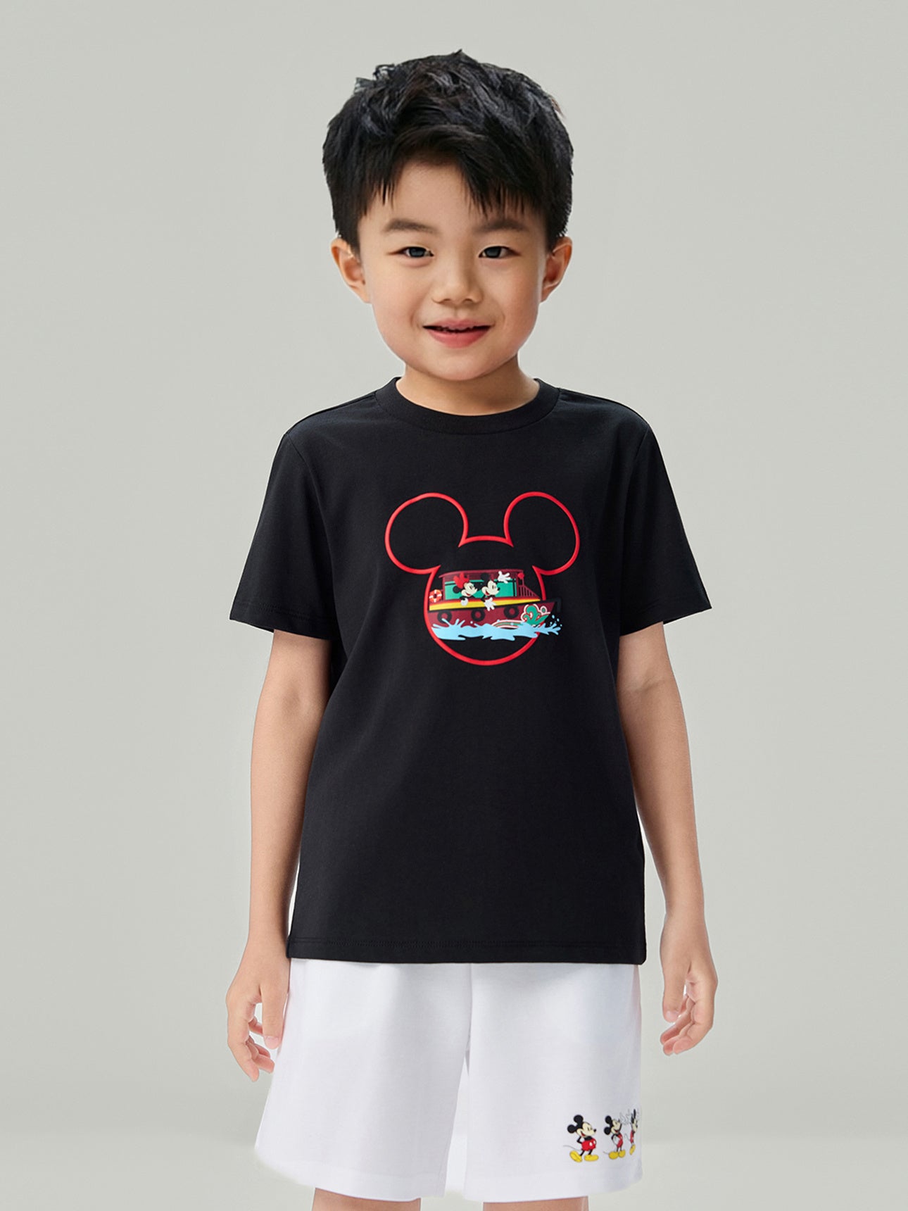SG_03086372001_RW09_3_1_5_1290_1720.jpg;color:Signature Black