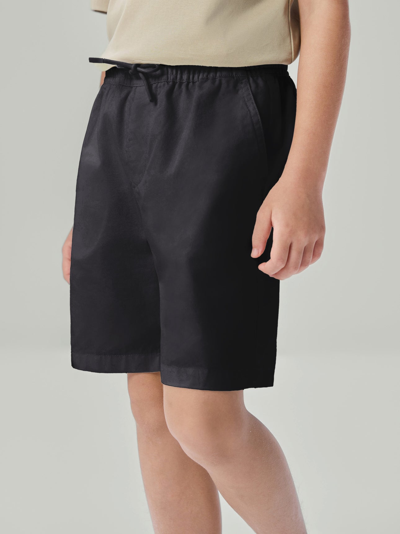SG_03106240001_RW09_3_1_5_1290_1720.jpg;color:Signature Black