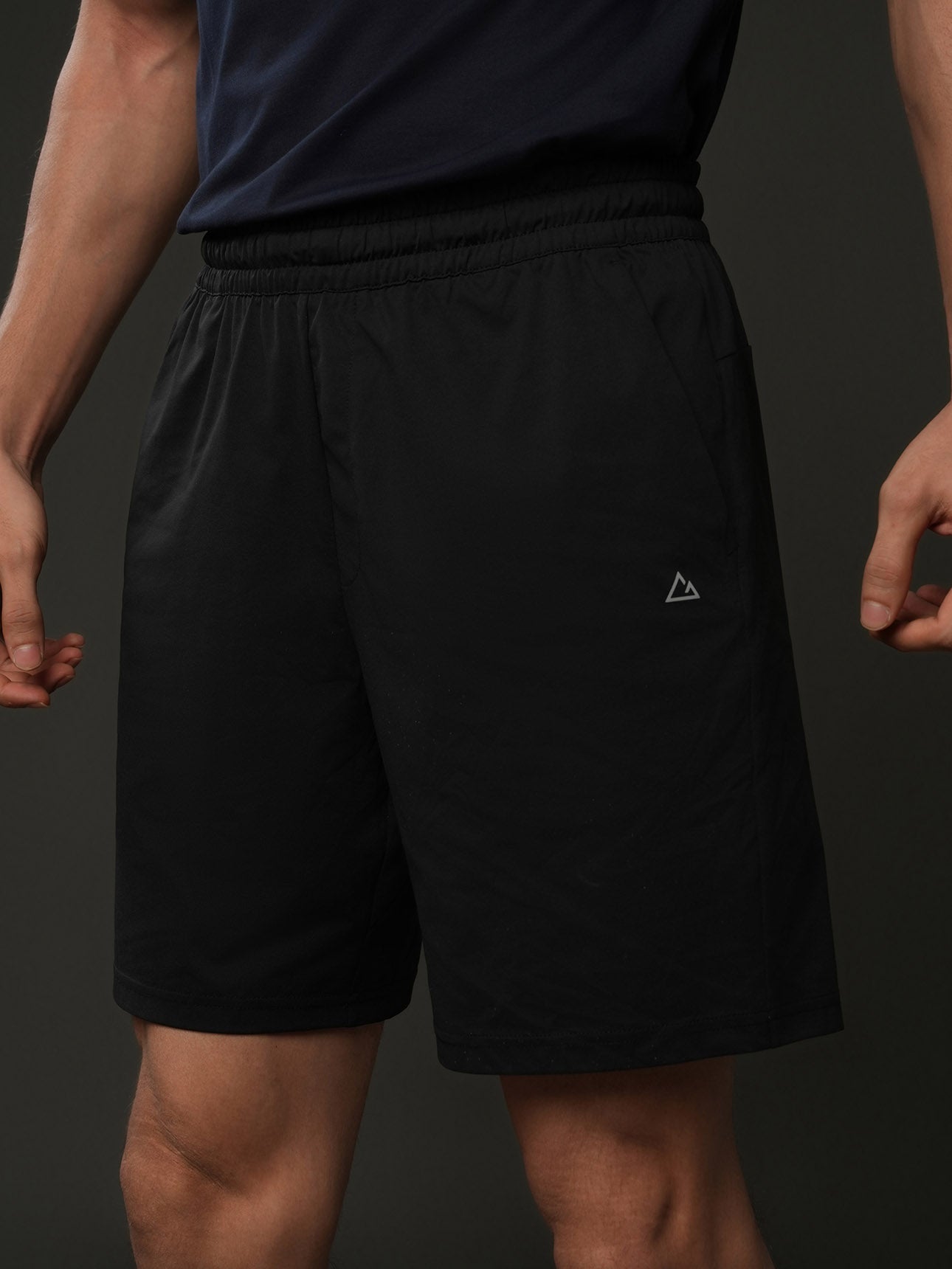 SG_01106413001_RW09_3_1_6_1290_1720.jpg;color:Signature Black