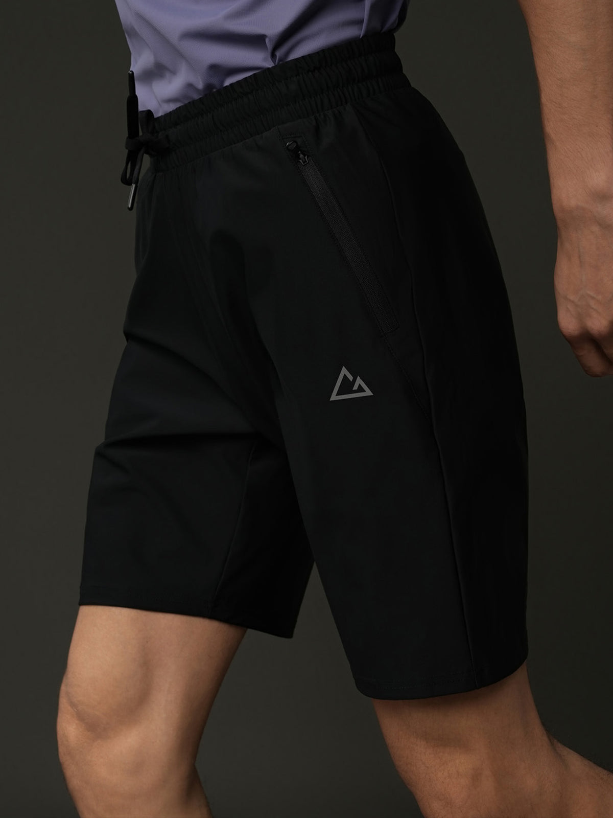 SG_01106414001_RW09_3_1_7_1290_1720.jpg;color:Signature Black