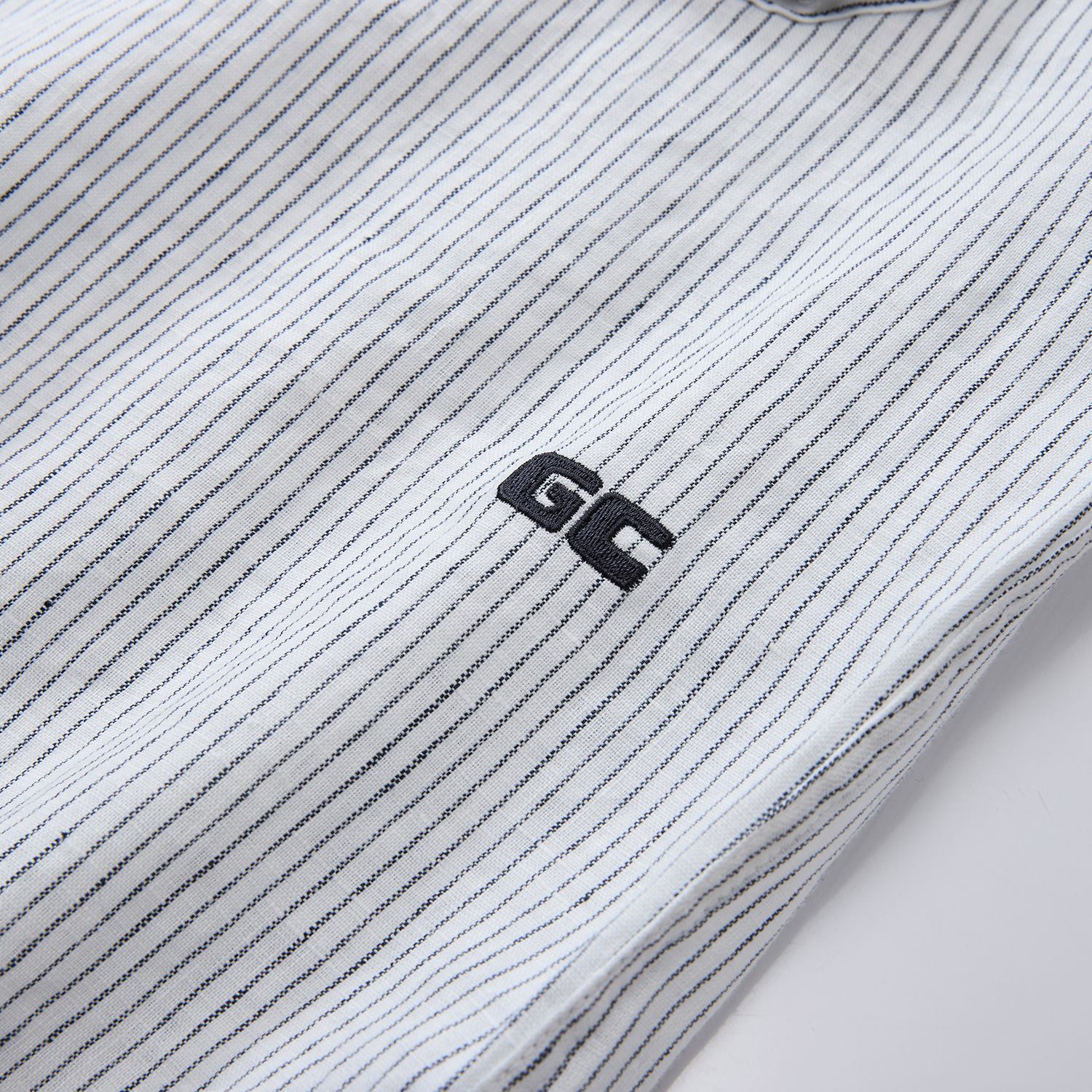 SG_12046321001_RW70_1_2_7_1500_1500.jpg;color:White x Grey Stripes