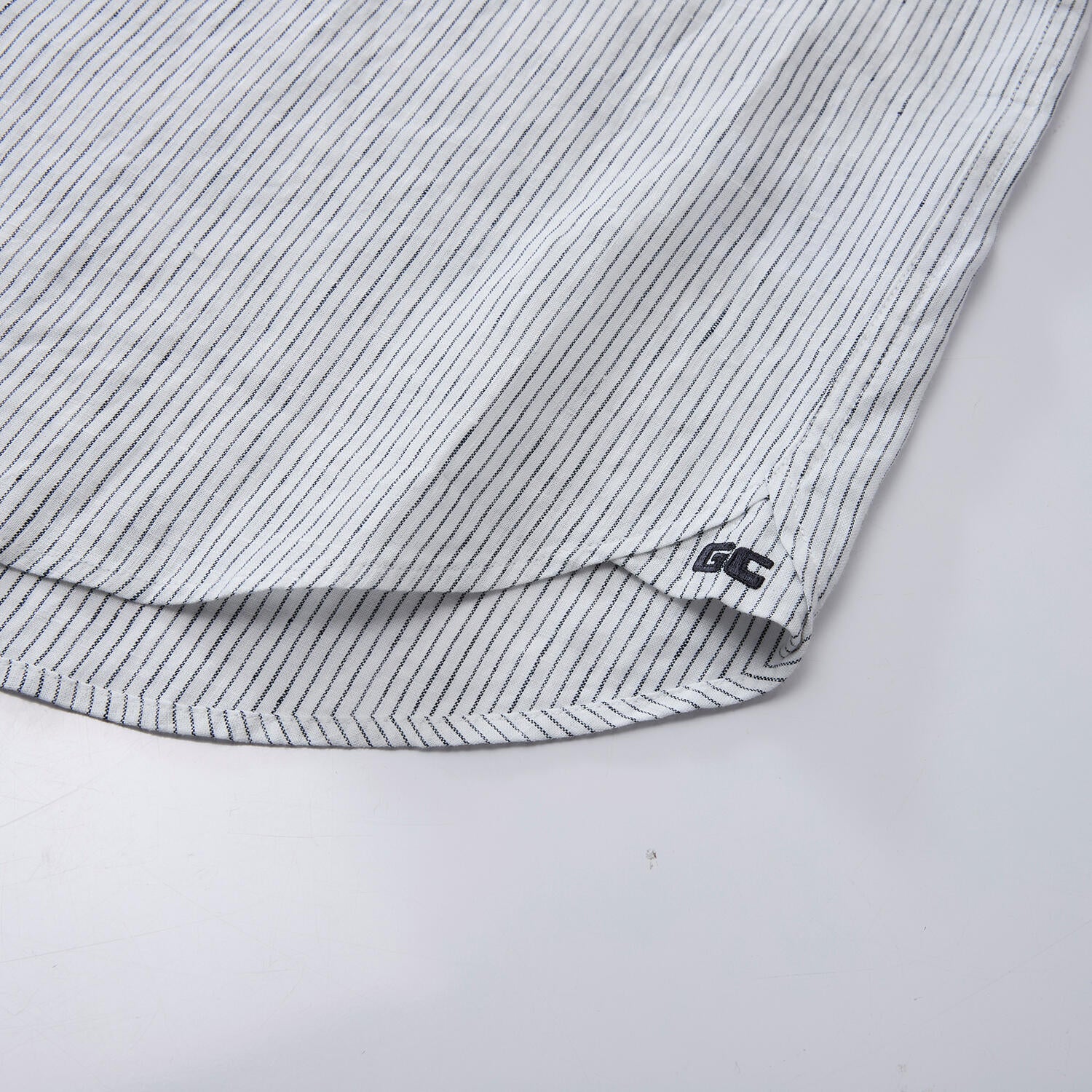 SG_12346336001_RW70_1_2_8_1500_1500.jpg;color:White x Grey Stripes