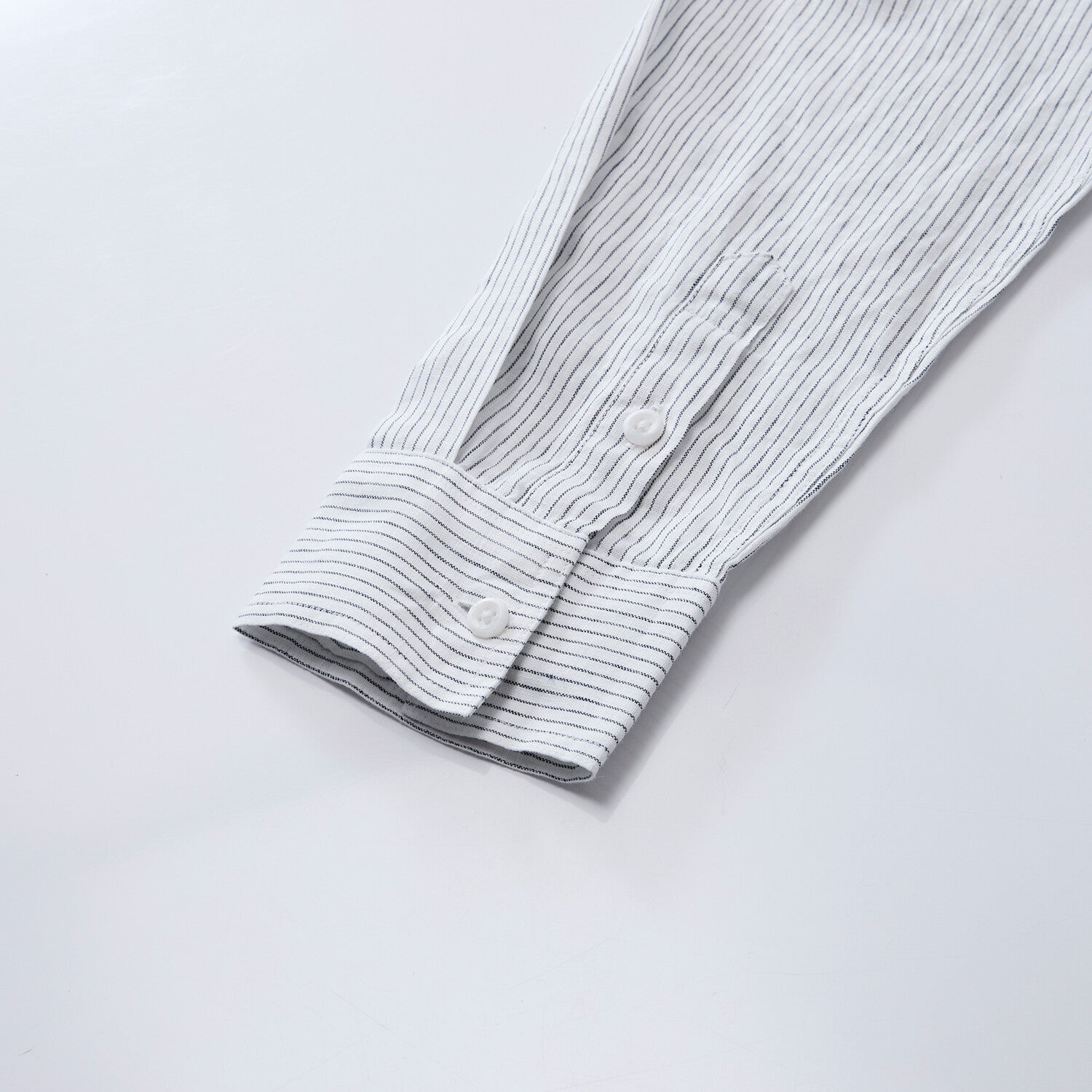SG_12346336001_RW70_1_2_9_1500_1500.jpg;color:White x Grey Stripes