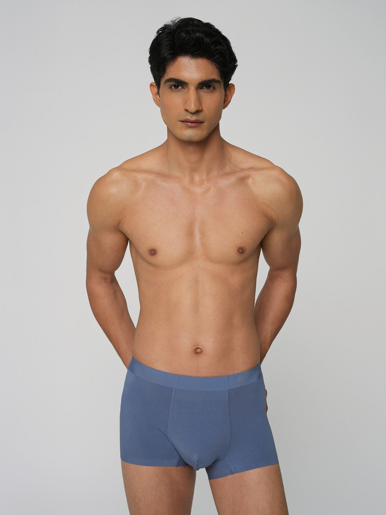 SG_01176021001_RW72_3_1_3_1290_1720.jpg;color:Light Blue x Dark Blue x Signature Navy 