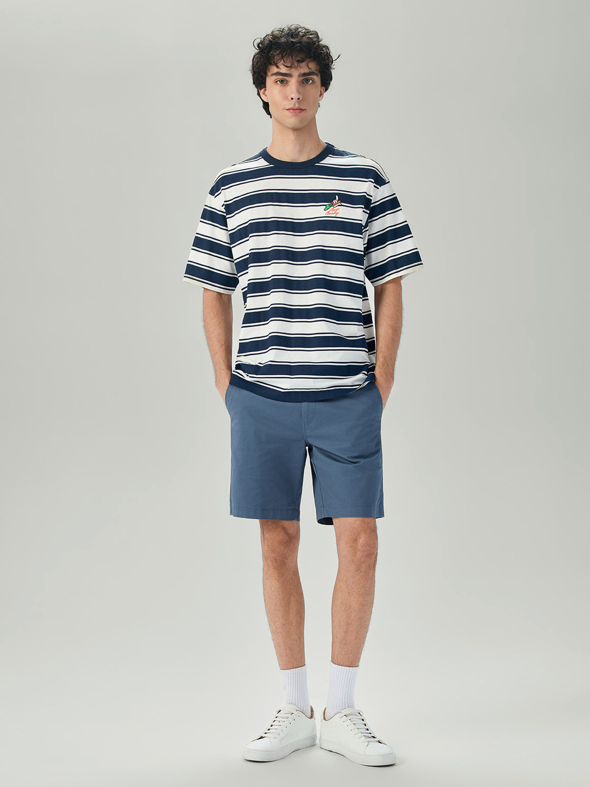 SG_01096448001_RW80_3_1_1_1290_1720.jpg;color:Signature Navy x Snow White