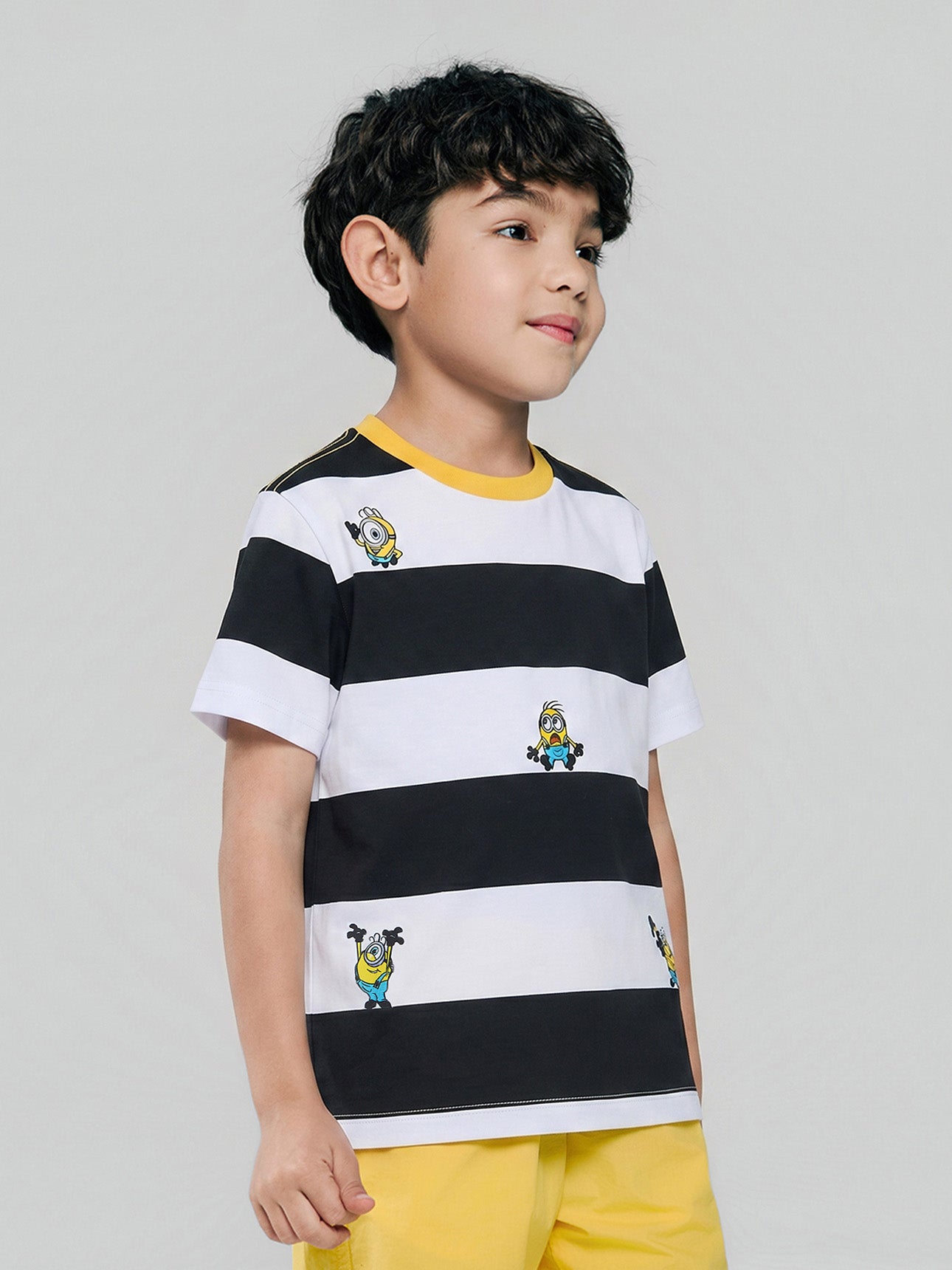 SG_03086315001_RW80_3_1_2_1290_1720.jpg;color:Signature White x Signature Black