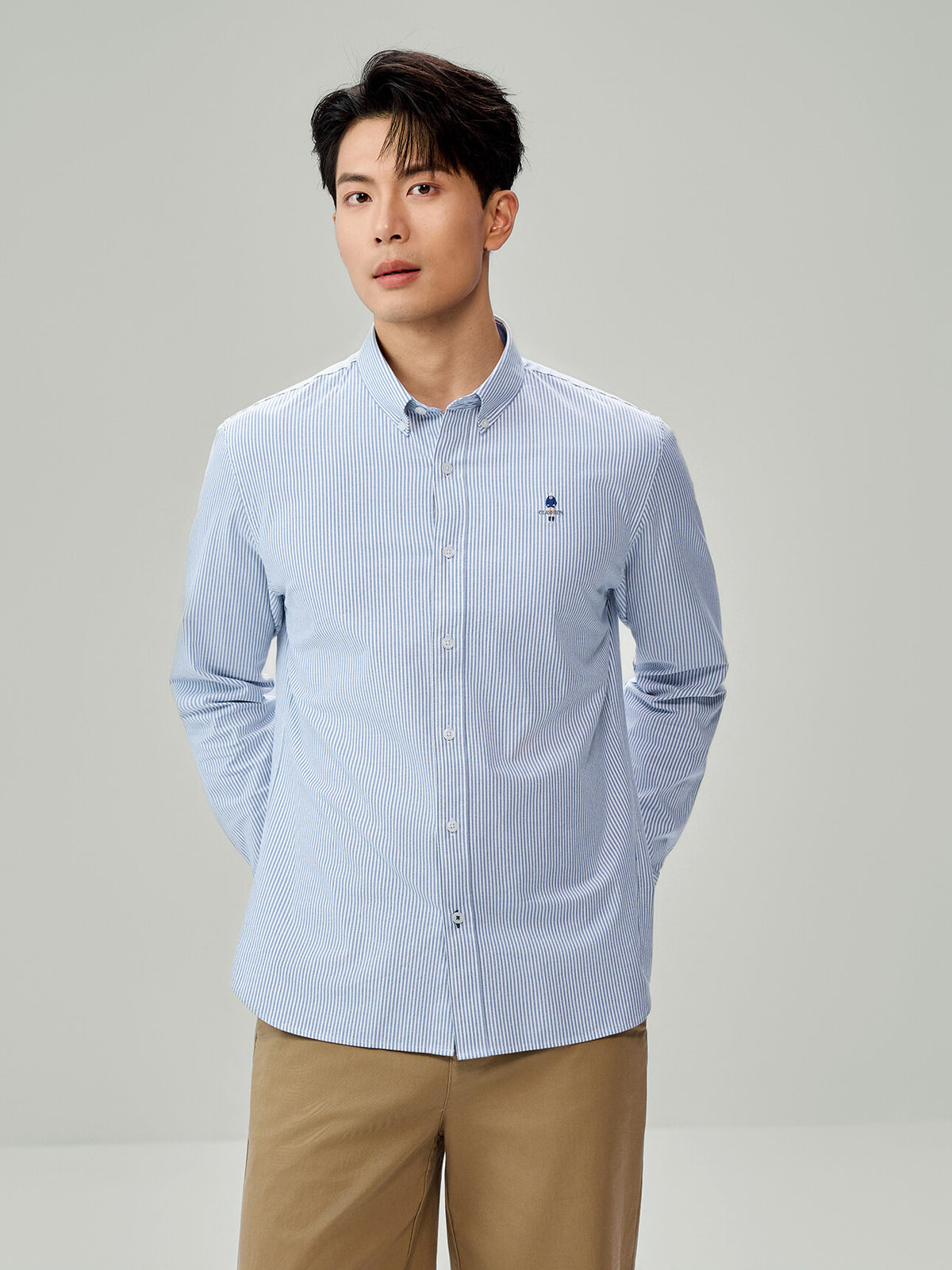 SG_01046043001_RW80_3_1_2_1290_1720.jpg;color:Blue x White