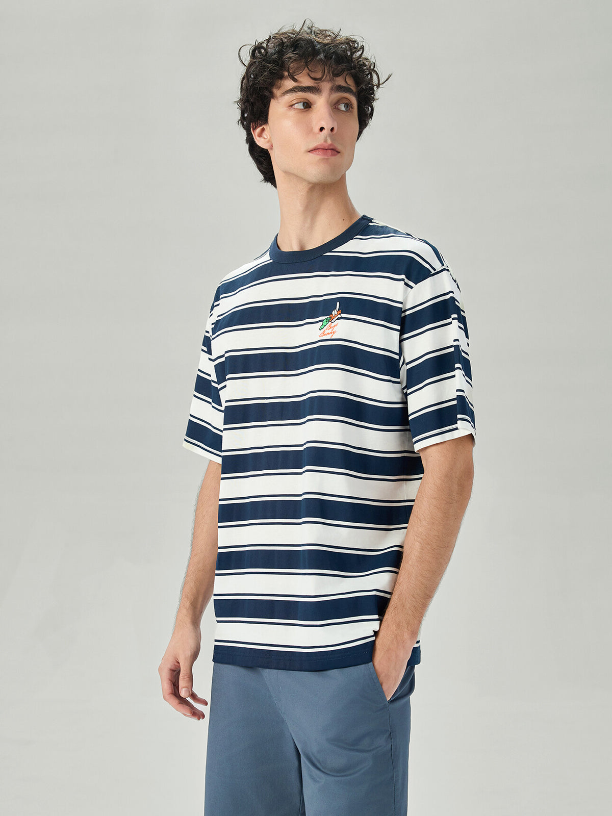 SG_01096448001_RW80_3_1_2_1290_1720.jpg;color:Signature Navy x Snow White