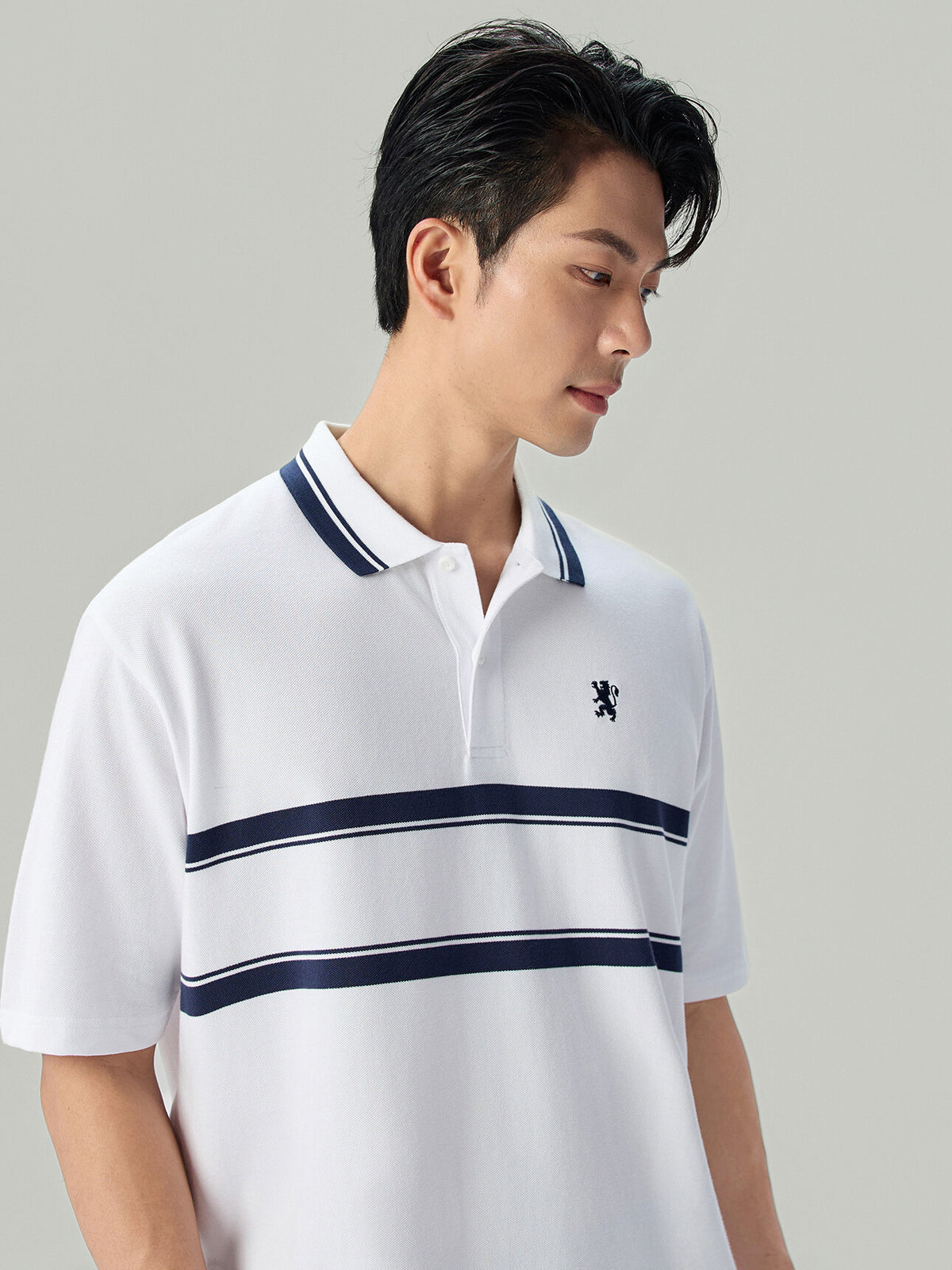SG_01016331001_RW80_3_1_5_1290_1720.jpg;color:Signature White x Mood Indigo
