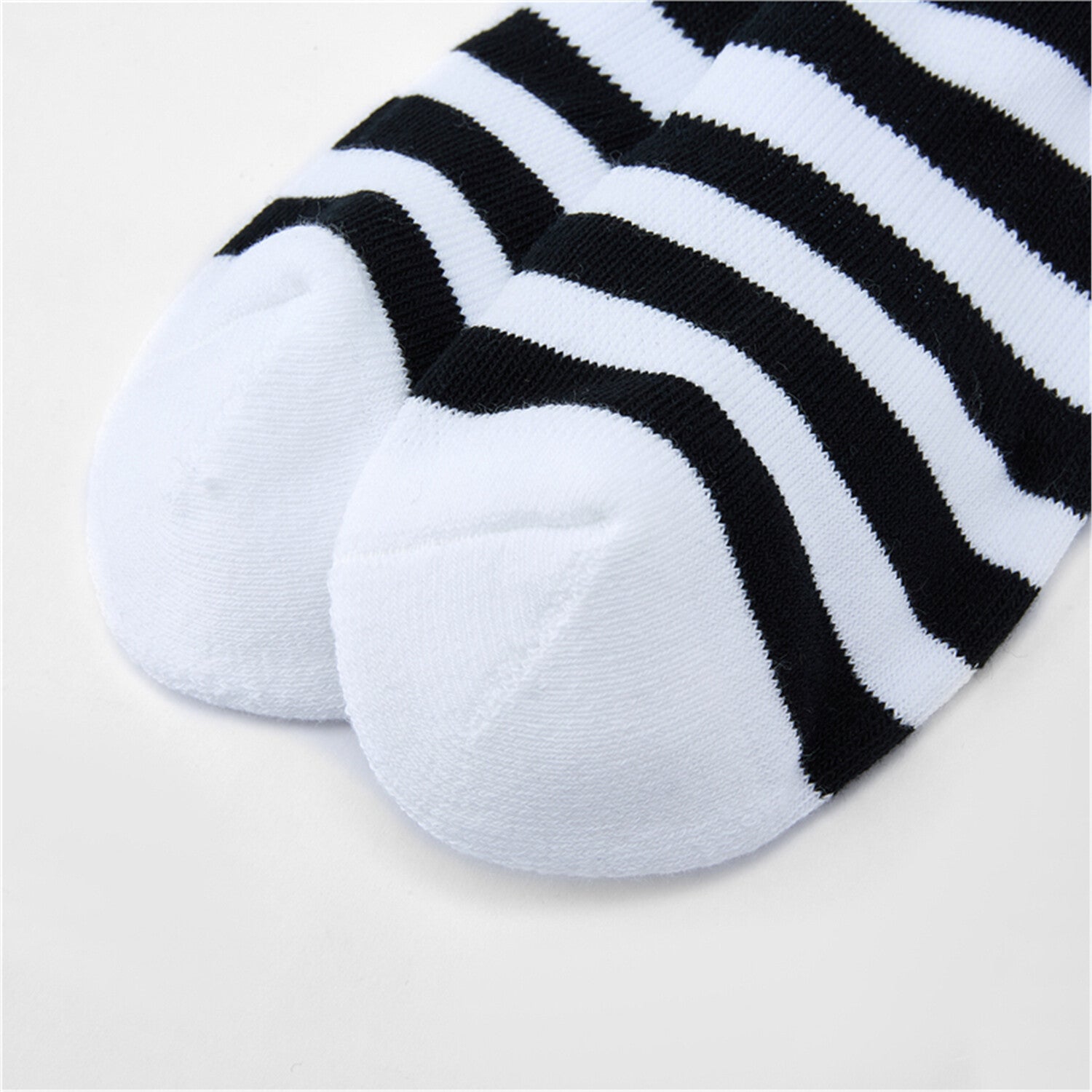 SG_01156123001_RW82_1_2_5_1500_1500.jpg;color:Signature White/Signature Black