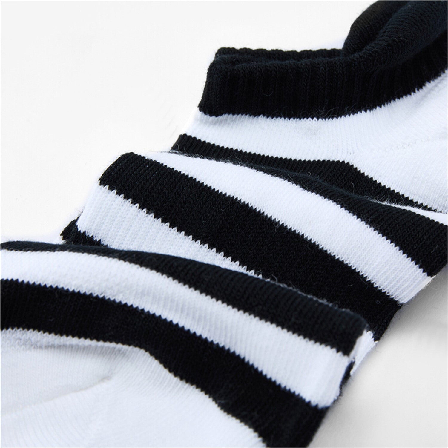 SG_01156123001_RW82_1_2_6_1500_1500.jpg;color:Signature White/Signature Black