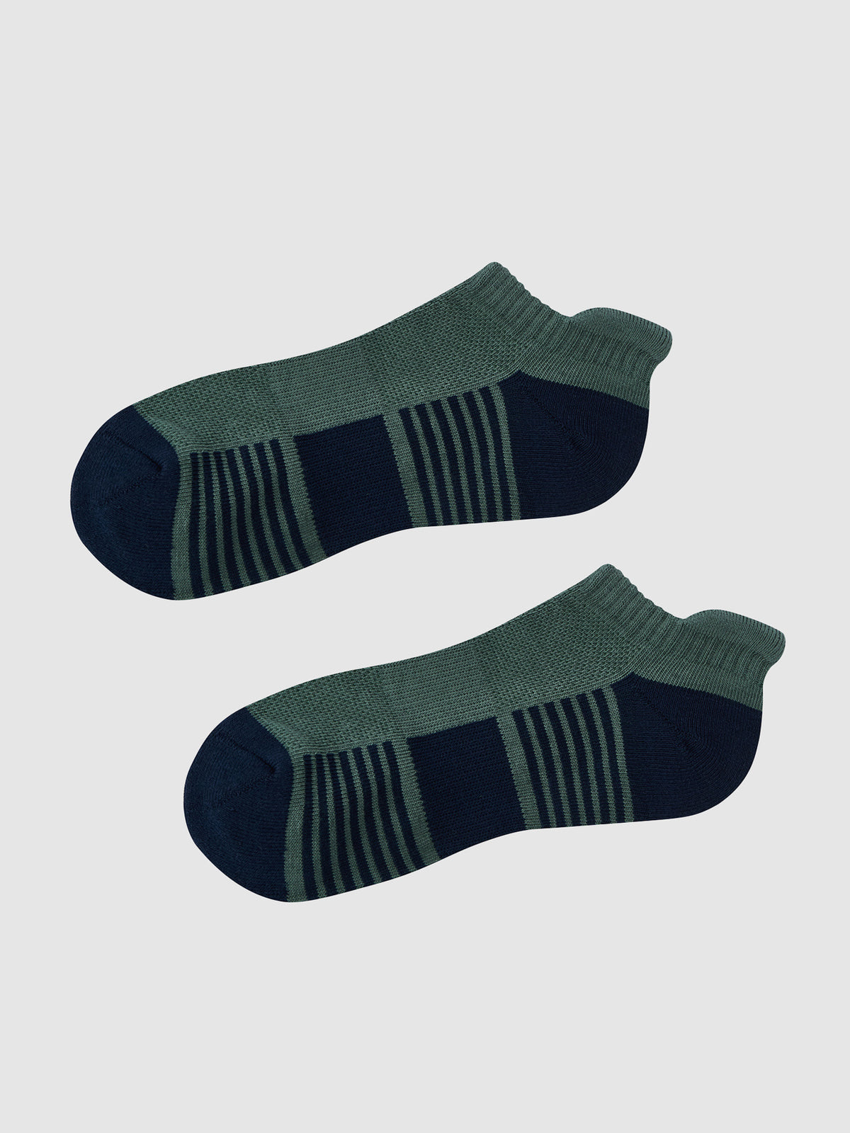 SG_01156124001_RW82_4_2_1_1290_1720.jpg;color:Tamarack Green/Signature Navy